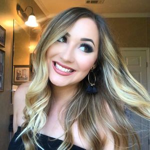 Meet your Posher, Alanis